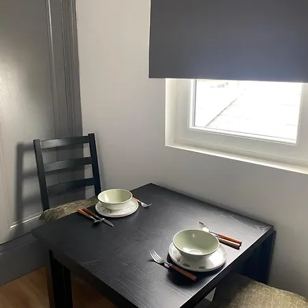Modern In The Heart Of Town Apartman *